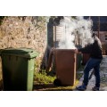 Hít khói từ thùng rác, thú vui tìm cảm giác hưng phấn đầy nguy hiểm của giới trẻ Anh